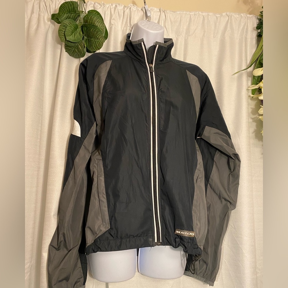 SUGOi windbreaker